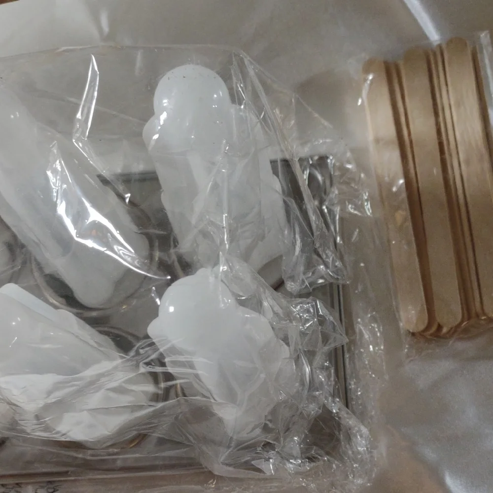 Williams Sonoma Space Pop Molds - New In Beat Up Box 😀